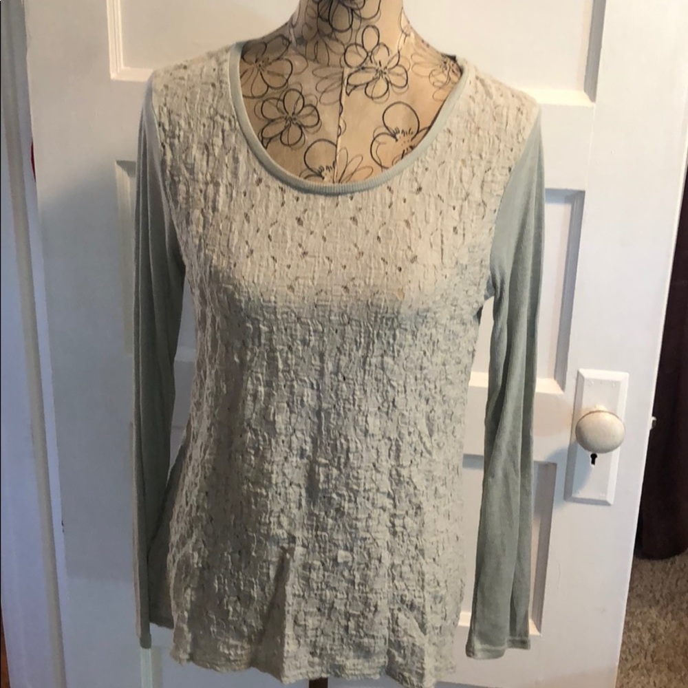 Simply Vera Long Sleeve Gray Shirt